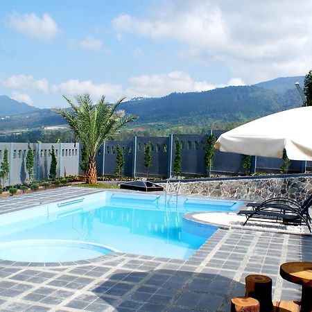Osmond Villa Resort Lembang Exteriér fotografie