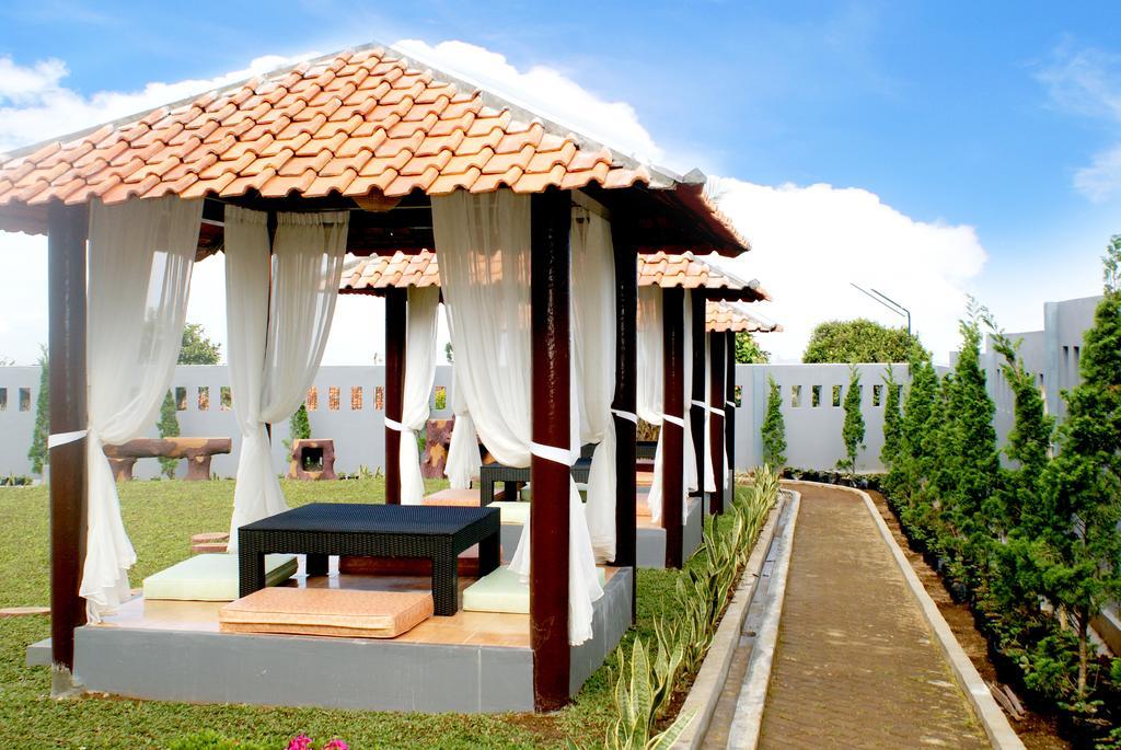 Osmond Villa Resort Lembang Exteriér fotografie