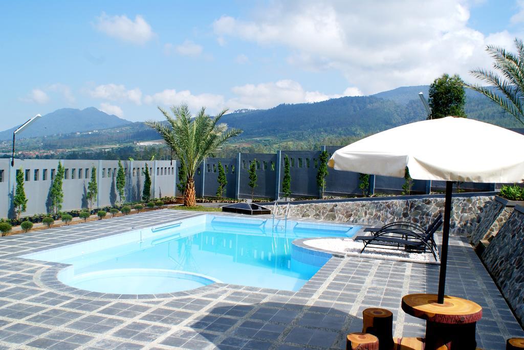 Osmond Villa Resort Lembang Exteriér fotografie