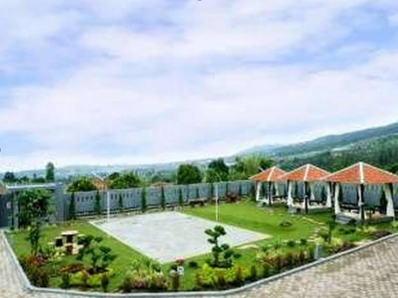 Osmond Villa Resort Lembang Exteriér fotografie