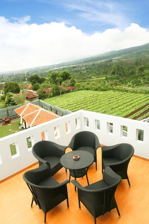 Osmond Villa Resort Lembang Exteriér fotografie